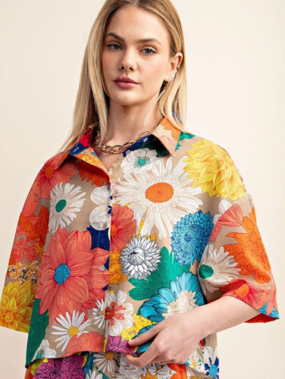 Gigio Bold Floral Crop Blouse